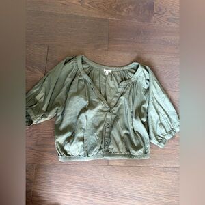 Aerie Green Button-Up Blouse Cropped